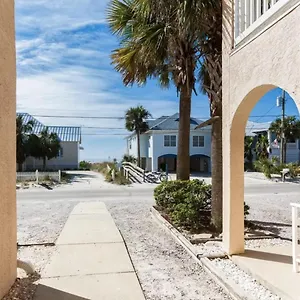 https://merrimac-resort-32-by-realjoy-vacations.panamacity-beachhotels.com