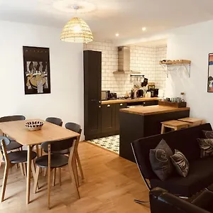 https://central-brighton-flat-3-bedrooms-sleeps-6-close-to.brighton-hotels-england.com