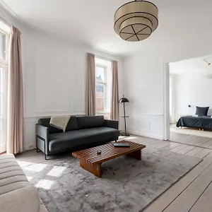 https://chic-flat-in-vibrant-area-by-canals.copenhagenhotelselect.com