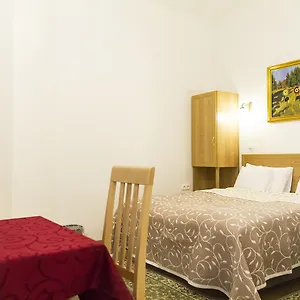  Apartment Authentic Akacfa